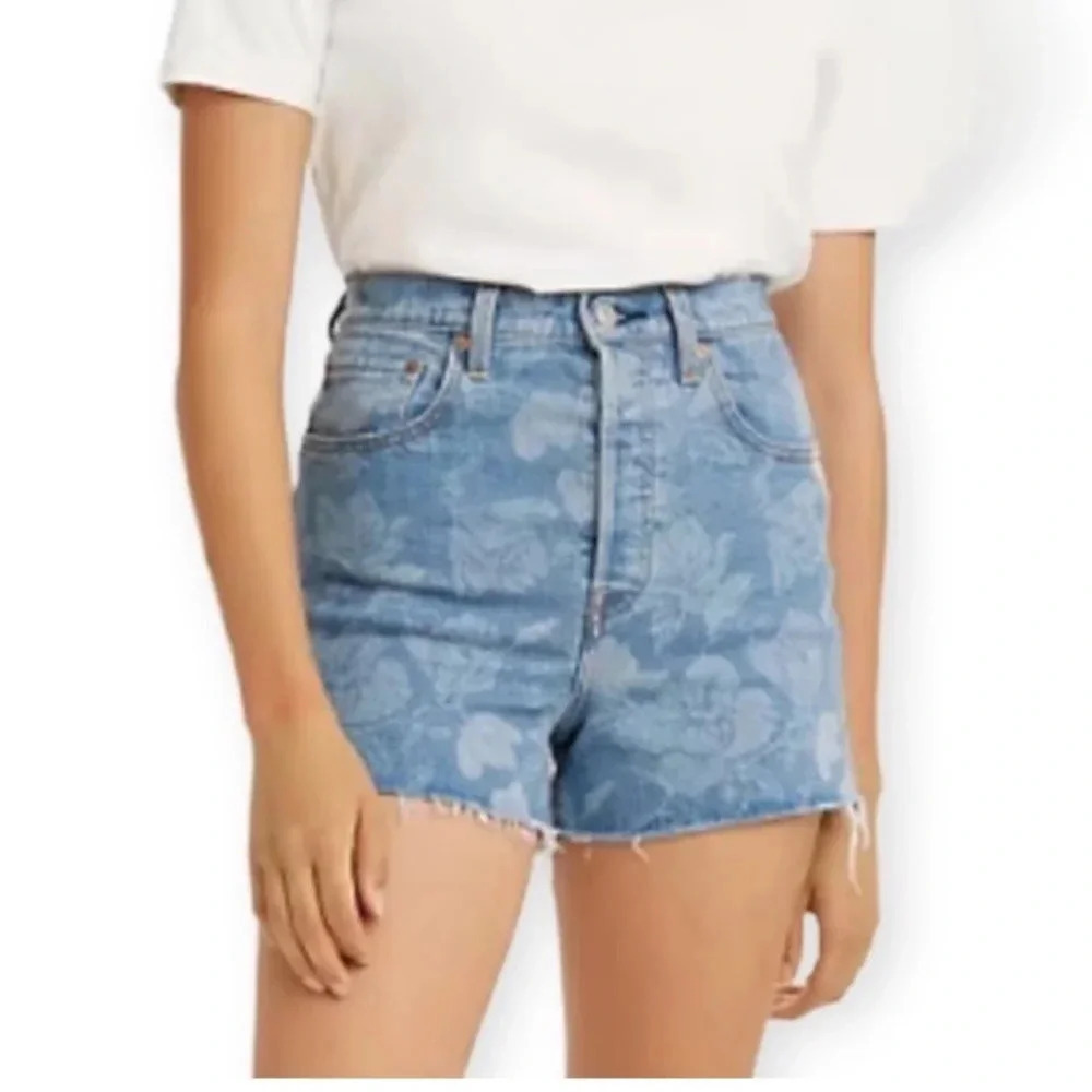 LEVI'S Ribcage  Floral High Waisted Jive Bloomed Premium denim
Shorts. Size 30